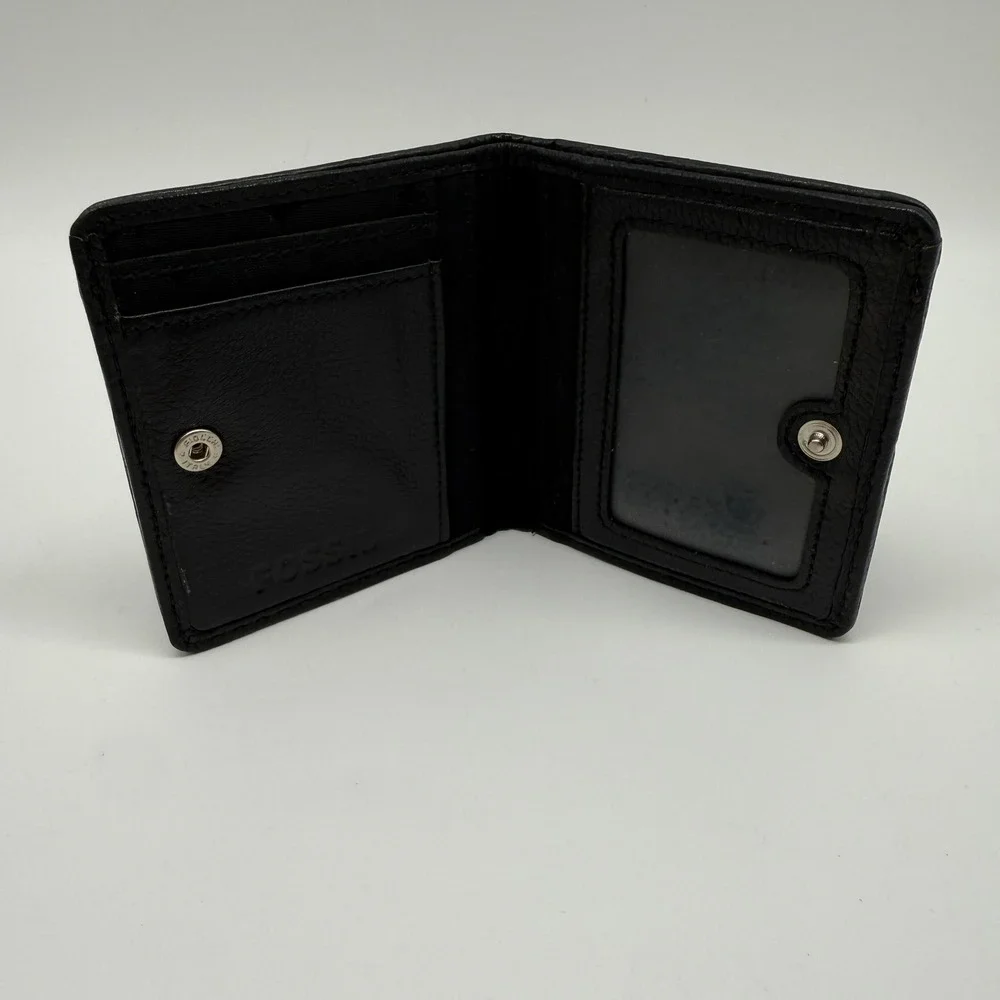 Fossil Bifold Wallet Womens Black Pebbled Leather Keyhole Logo SL3295